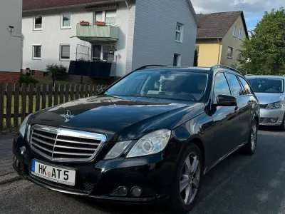 Gebraucht Mercedes E200 136 PS (100 kW) 2010 Schwarz Kombi