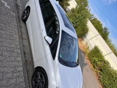 Gebraucht BMW 220 Gran Tourer Sport Line 192 PS (141 kW) 2019 Weiß Van / Kleinbus