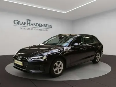 Gebraucht Audi A4 163 PS (119 kW) 2023 Brillantschwarz Kombi