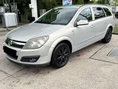 Gebraucht Opel Astra Edition 105 PS (77 kW) 2005 Silber Kombi