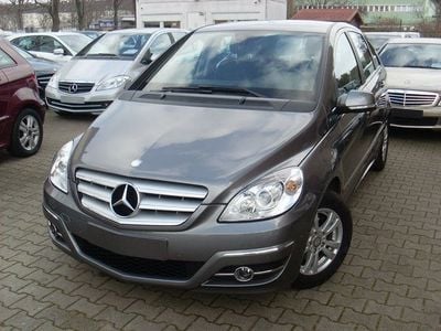 Usata Mercedes B180 116 CV (85 kW) 2010 Grigio Monovolume