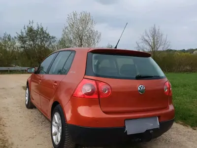 Używany VW Golf V 75 KM (55 kW) 2005 Pomarańczowy Hatchback