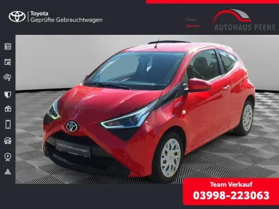 Gebraucht Toyota Aygo X-play 72 PS (52 kW) 2020 Rot Kleinwagen