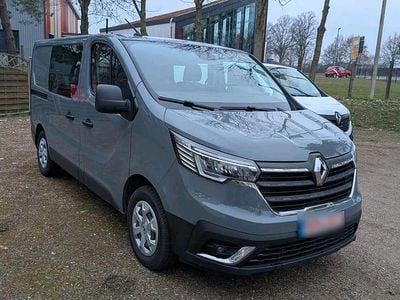 Gebraucht Renault Trafic 150 PS (110 kW) 2024 Grau Van / Kleinbus