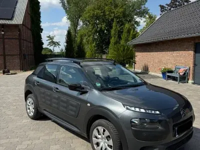 Gebraucht Citroën C4 Feel 82 PS (60 kW) 2016 Schwarz Limousine