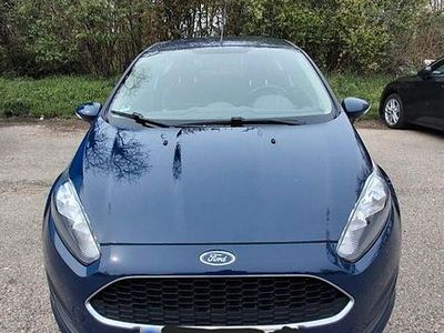 Gebraucht Ford Fiesta Trend 101 PS (74 kW) 2016 Blau Kleinwagen