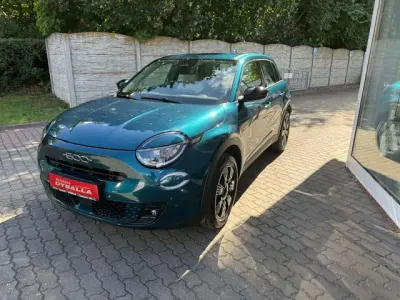 Neu Fiat 600 Icon 101 PS (74 kW) 2026 Grün SUV