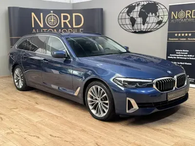 Gebraucht BMW 530e Luxury Line 292 PS (214 kW) 2022 Phytonicblau metallic (metallic) Kombi