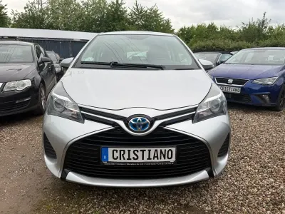 Gebraucht Toyota Yaris Hybrid Style 75 PS (55 kW) 2017 Grau Limousine