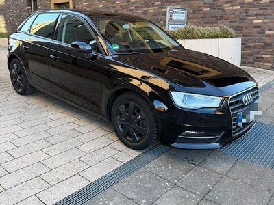 Używany Audi A3 105 KM (77 kW) 2014 Czarny Sedan/Limuzyna