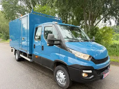 Gebraucht Iveco Daily 204 PS (150 kW) 2015 Blau Van / Kleinbus