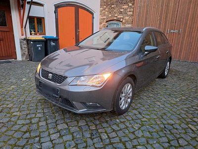 Braun Gebraucht 2015 Seat Leon ST Kombi | 3.990 € (Guter Preis)