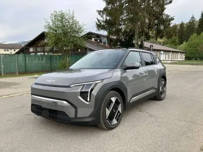 Begagnad Kia EV3 Earth 150 kW (204 HK) 2025 Grå SUV