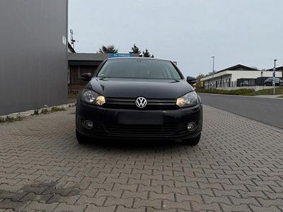 Gebraucht VW Golf VI Team 105 PS (77 kW) 2011 Schwarz Kleinwagen