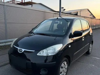 Gebraucht Hyundai i10 69 PS (50 kW) 2010 Schwarz Kleinwagen