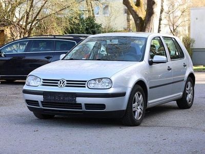 Second-hand VW Golf IV 105 CP (77 kW) 2001 Argintiu Berlinǎ
