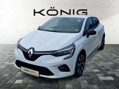 Usado Renault Clio V Evolution 67 HP (49 kW) 2022 Branco Sedan