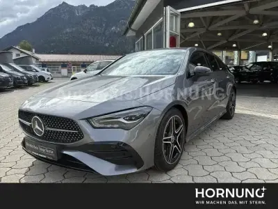 Gebraucht Mercedes CLA200 Shooting Brake AMG 163 PS (119 kW) 2024 Metalliclack mountaingrau Kombi