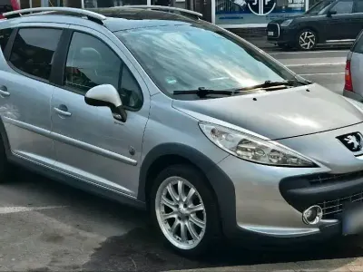 Gebraucht Peugeot 207 GTi 90 PS (66 kW) 2008 Silber Kombi