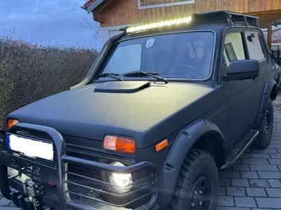 Gebraucht Lada niva 82 PS (60 kW) 2008 Schwarz SUV