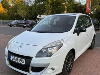 Gebraucht Renault Scénic III Bose Edition 110 PS (80 kW) 2011 Weiß Van / Kleinbus