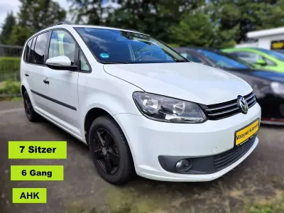 Gebraucht VW Touran Trendline 105 PS (77 kW) 2014 Pure white Van / Kleinbus