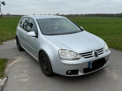 Usata VW Golf V 101 CV (74 kW) 2007 Argento Berlina