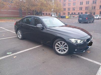 Schwarz Gebraucht 2018 BMW 318 Limousine | 12.600 €