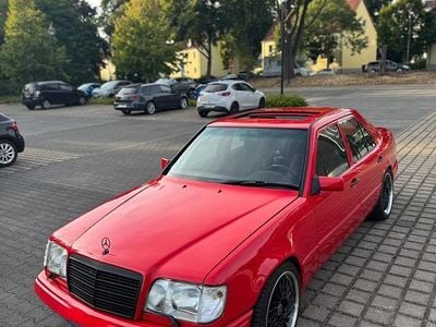 Gebraucht Mercedes E230 136 PS (100 kW) 1988 Rot Limousine
