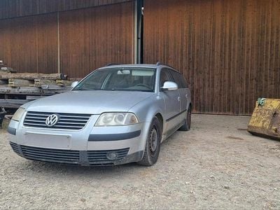 Usata VW Passat 115 CV (84 kW) 2004 Argento Station wagon