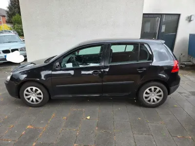 Gebraucht VW Golf IV Basis 75 PS (55 kW) 2004 Schwarz Limousine