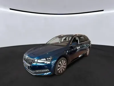 Gebraucht Skoda Superb Style 190 PS (139 kW) 2023 Blau Kombi
