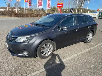 Gebraucht Toyota Avensis 150 PS (110 kW) 2012 Grau Kombi