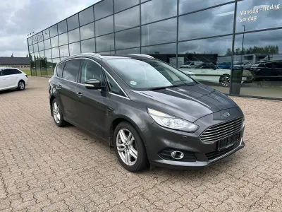 Gebraucht Ford S-MAX Titanium 150 PS (110 kW) 2019 Grau Van / Kleinbus
