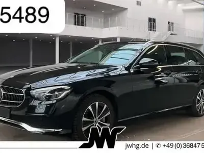 Gebraucht Mercedes E300 Avantgarde 306 PS (225 kW) 2022 Schwarz Limousine