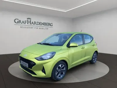 Gebraucht Hyundai i10 Trend 63 PS (46 kW) 2026 Lucid lime / met Kleinwagen
