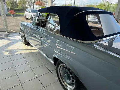 Gebraucht Mercedes 280 SE 500 PS (367 kW) 1971 Blau Cabrio