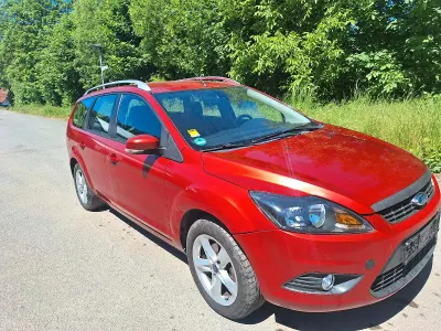 Gebraucht Ford Focus 109 PS (80 kW) 2010 Rot Kombi