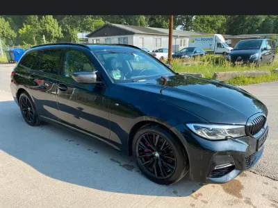 Gebraucht BMW 330 M Sport 258 PS (189 kW) 2021 Schwarz Kombi