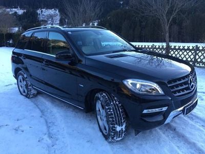 Gebraucht Mercedes ML350 258 PS (189 kW) 2012 Schwarz metallic SUV