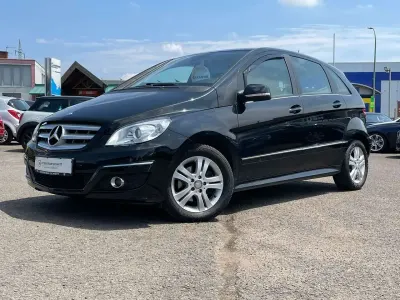 Gebraucht Mercedes B180 109 PS (80 kW) 2009 Kosmosschwarz Van / Kleinbus
