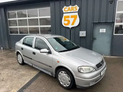 Gebraucht Opel Astra 101 PS (74 kW) 1998 Silber Limousine