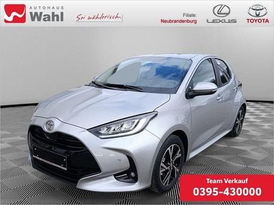 Neu Toyota Yaris Hybrid 116 PS (85 kW) 2025 Silber Limousine