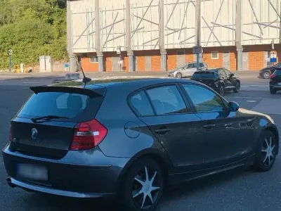 Gebraucht BMW 116 122 PS (89 kW) 2007 Grau Kleinwagen