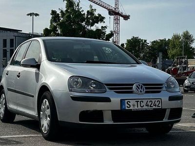 Silber Gebraucht 2004 VW Golf Basis Limousine | 1.950 € (Guter Preis)