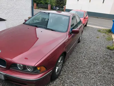 Gebraucht BMW 523 170 PS (125 kW) 1995 Rot Limousine