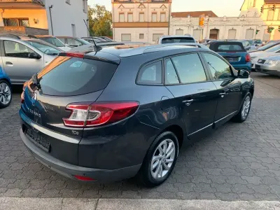 Gebraucht Renault Mégane Initiale Paris 132 PS (97 kW) 2013 Schwarz Limousine