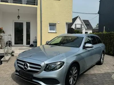 Gebraucht Mercedes E220 Avantgarde 194 PS (142 kW) 2017 Silber Kombi