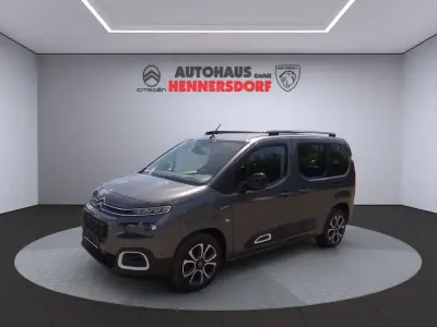 Gebraucht Citroën Berlingo Shine 131 PS (96 kW) 2022 Platinumgrau metallic Van / Kleinbus