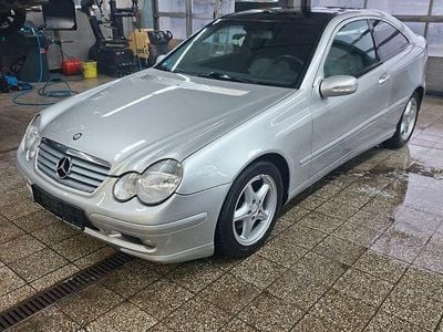 Gebraucht Mercedes C220 143 PS (105 kW) 2001 Silber Coupé